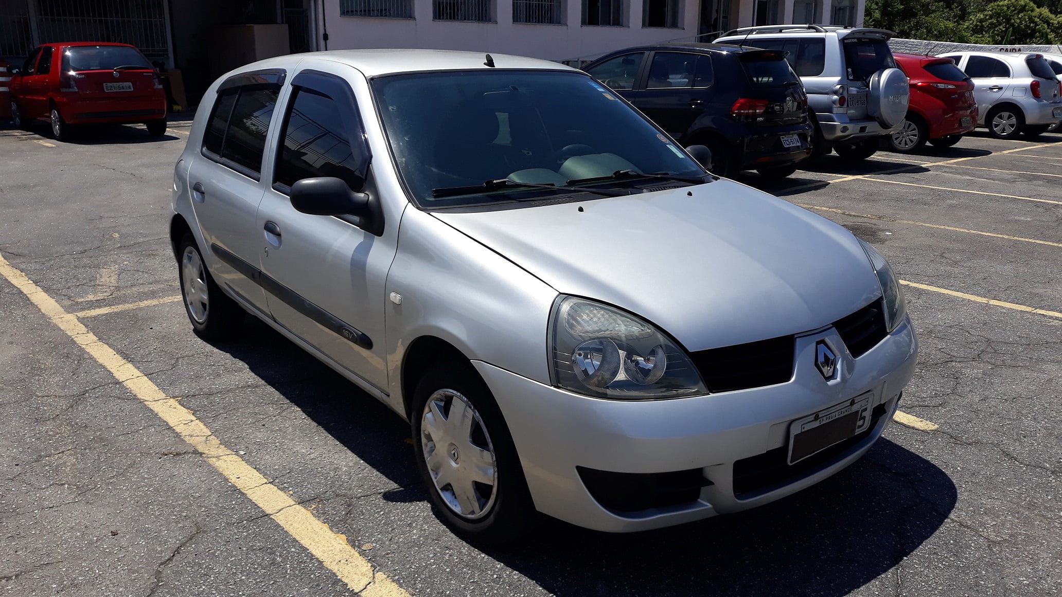 Renault Clio 1.0 16 V Confira alguns carros por até 20 mil