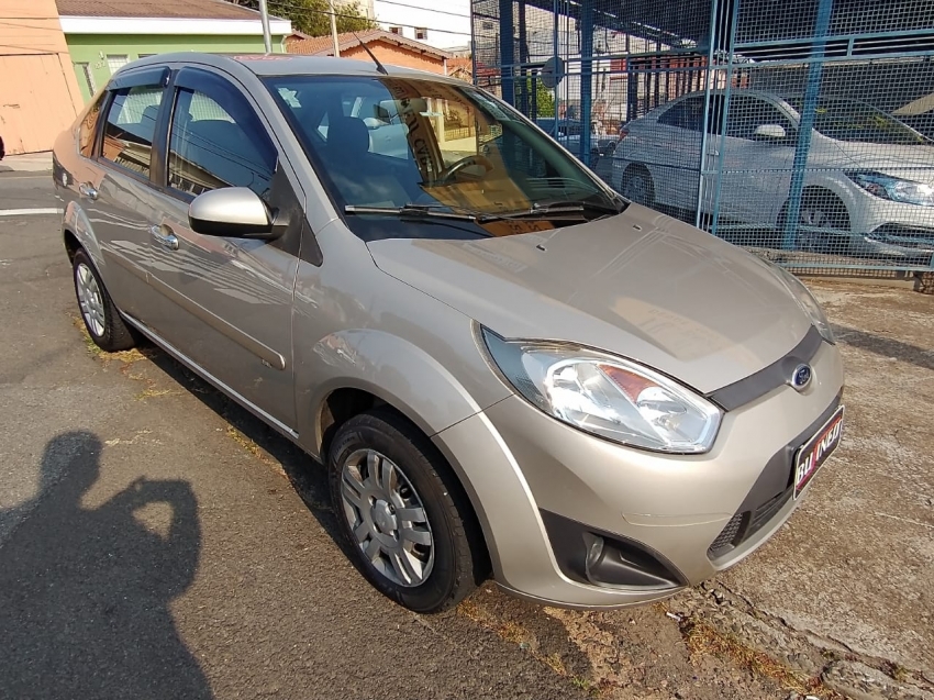 Ford Fiesta Rocam 1.6 sedã