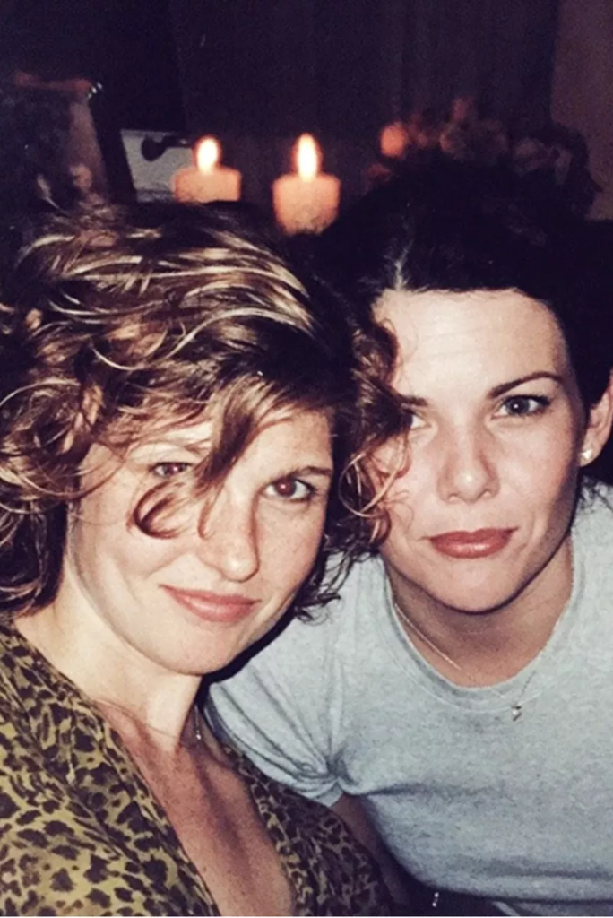 Connie Britton e Lauren Graham