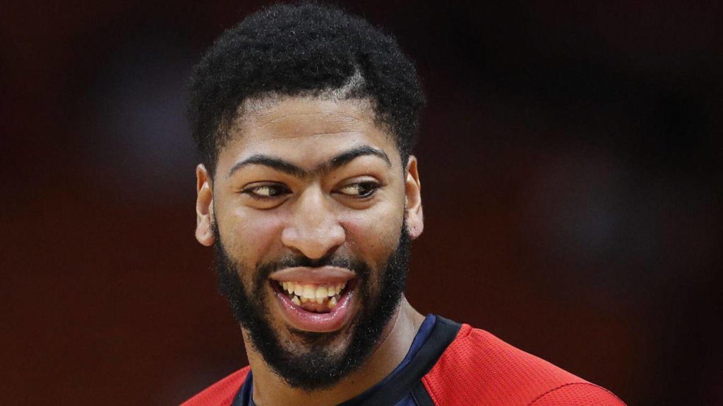 Anthony Davis - Dentes tortos