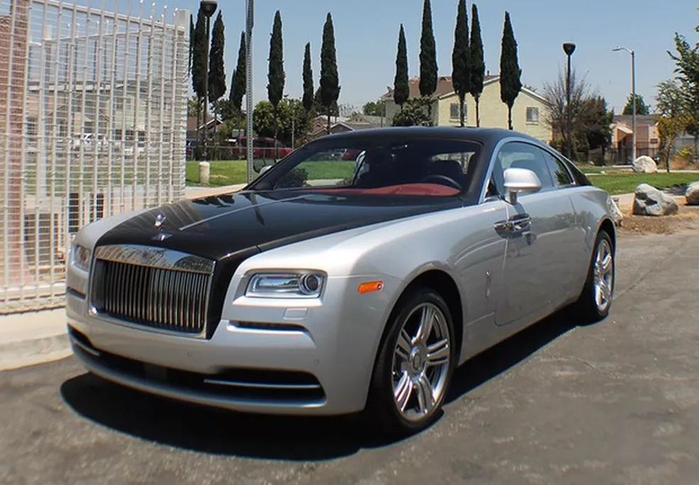 Paul Pogba (Rolls-Royce Wraith)