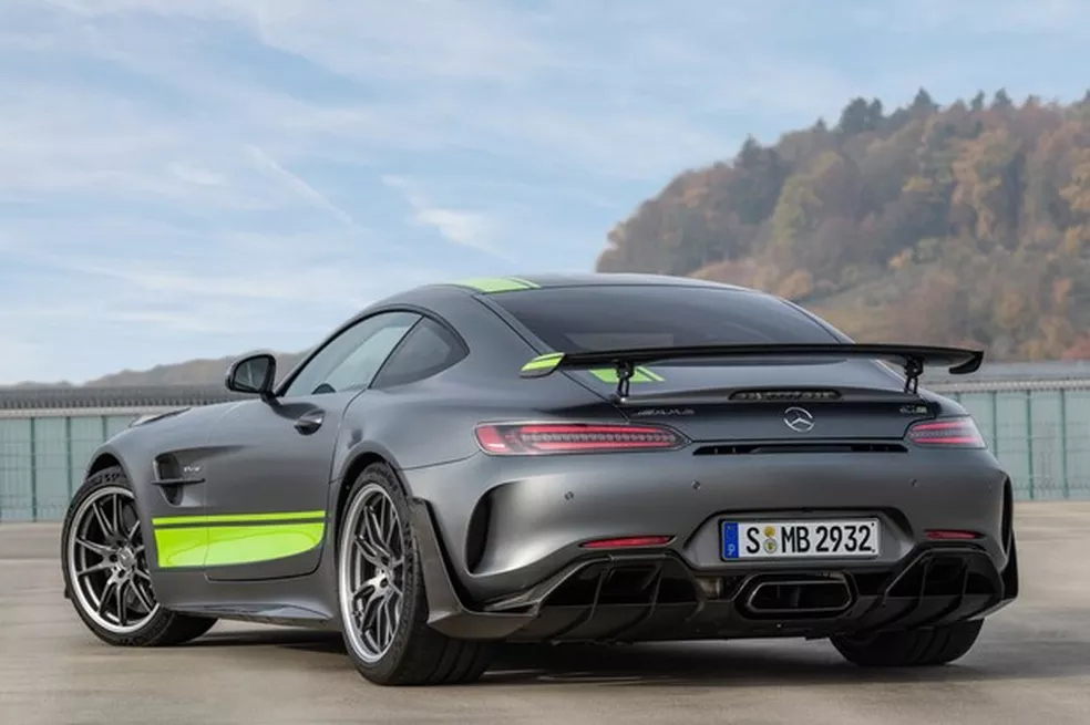 Romelu Lukaku (Mercedes AMG-GTR Coupe)