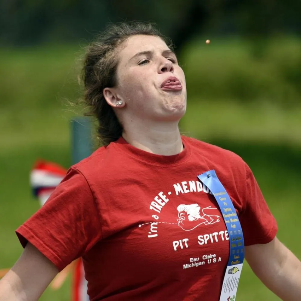 Campeonato Internacional de Cherry Pit-Spitting