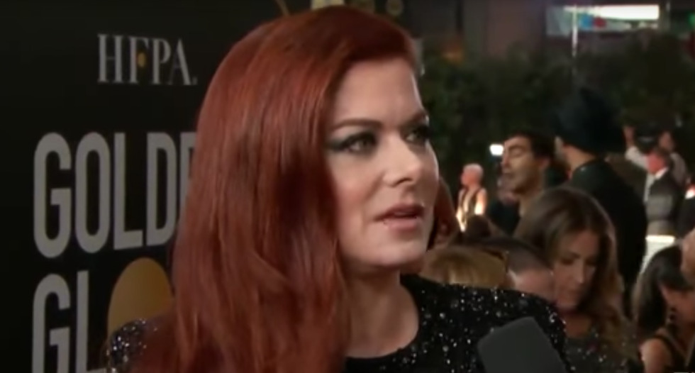 Debra Messing faz crítica ao E! Ao ser entrevistado por E!