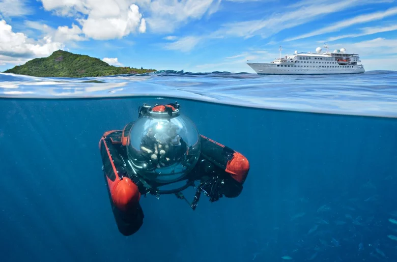 Faça um passeio em um submarino