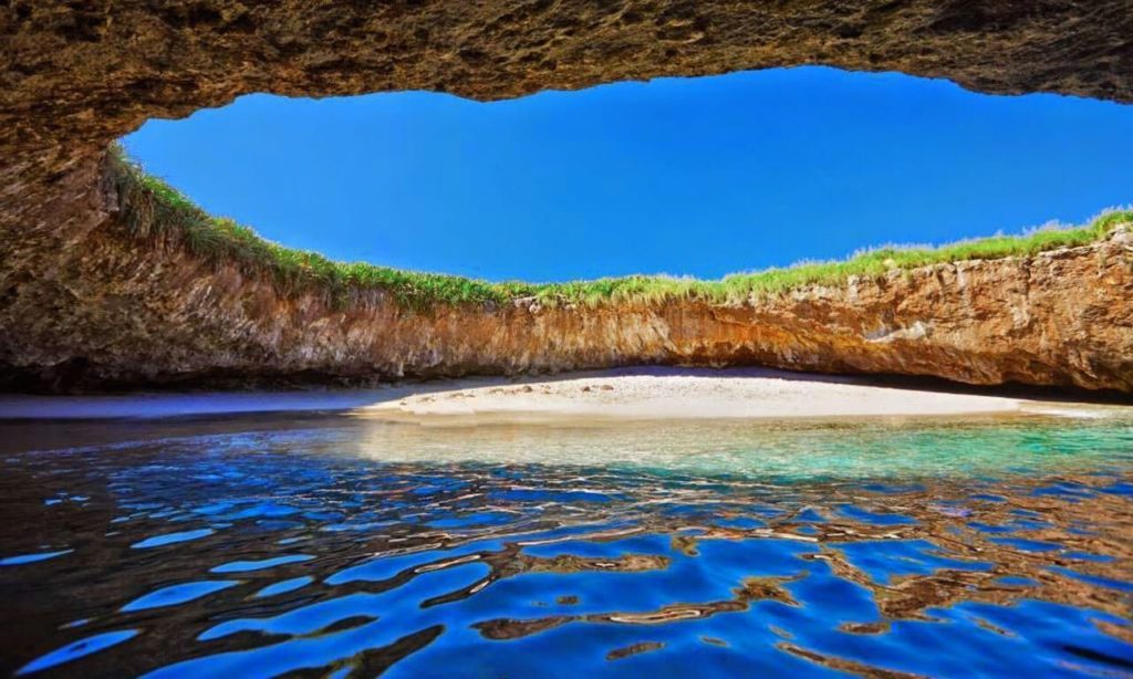 Hidden Beach - Ilhas Marietas, Puerto Vallarta, MéxicoHidden Beach - Ilhas Marietas, Puerto Vallarta, México