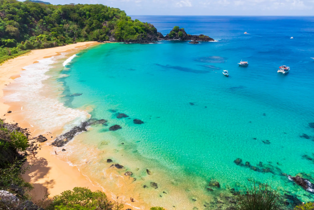 Praia da Baía do Sancho - Pernambuco