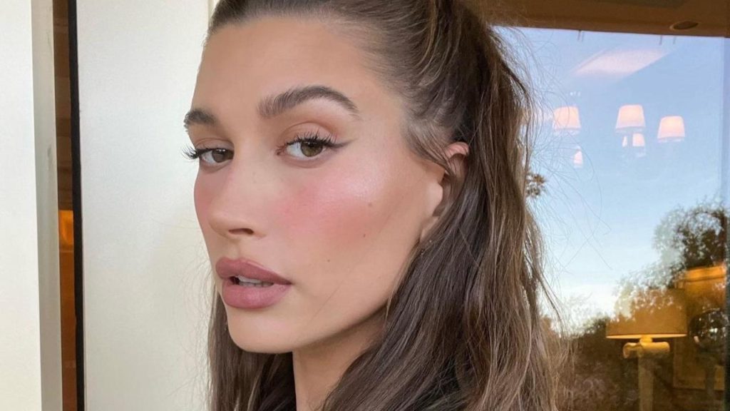 Hailey Bieber